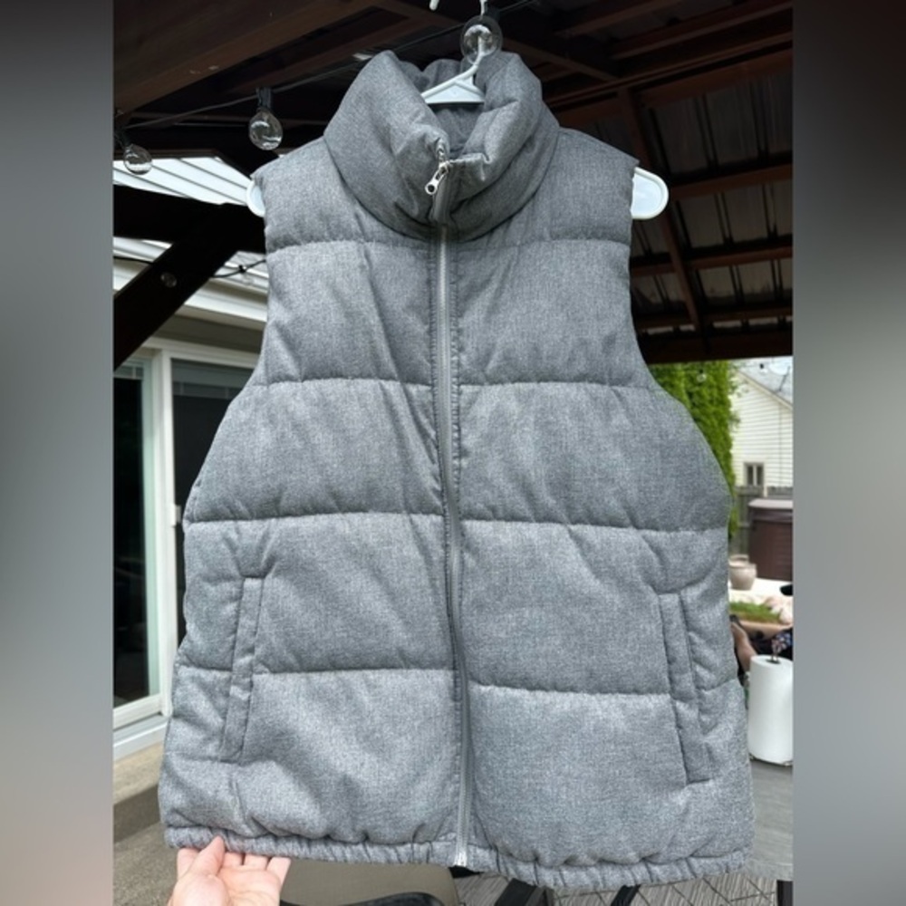 Old Navy Brand Women’s Grey or Gray Puffer Vest Size Large